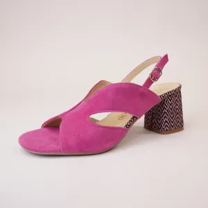 21180 Fuchsia Suede Heels