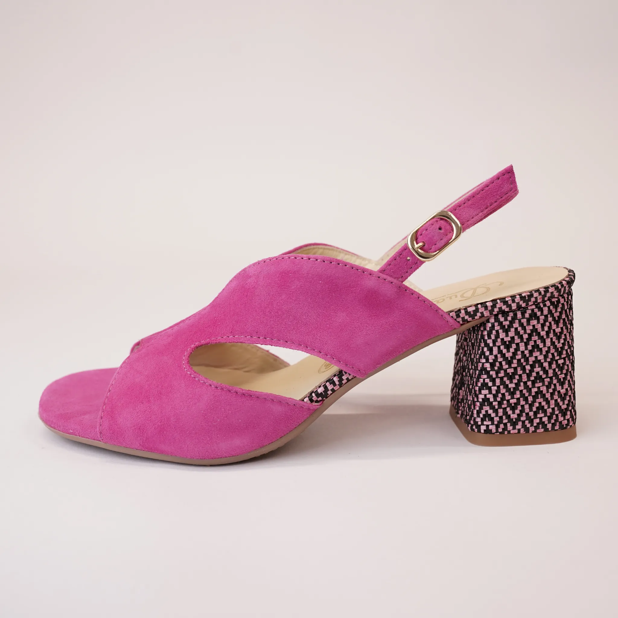 21180 Fuchsia Suede Heels