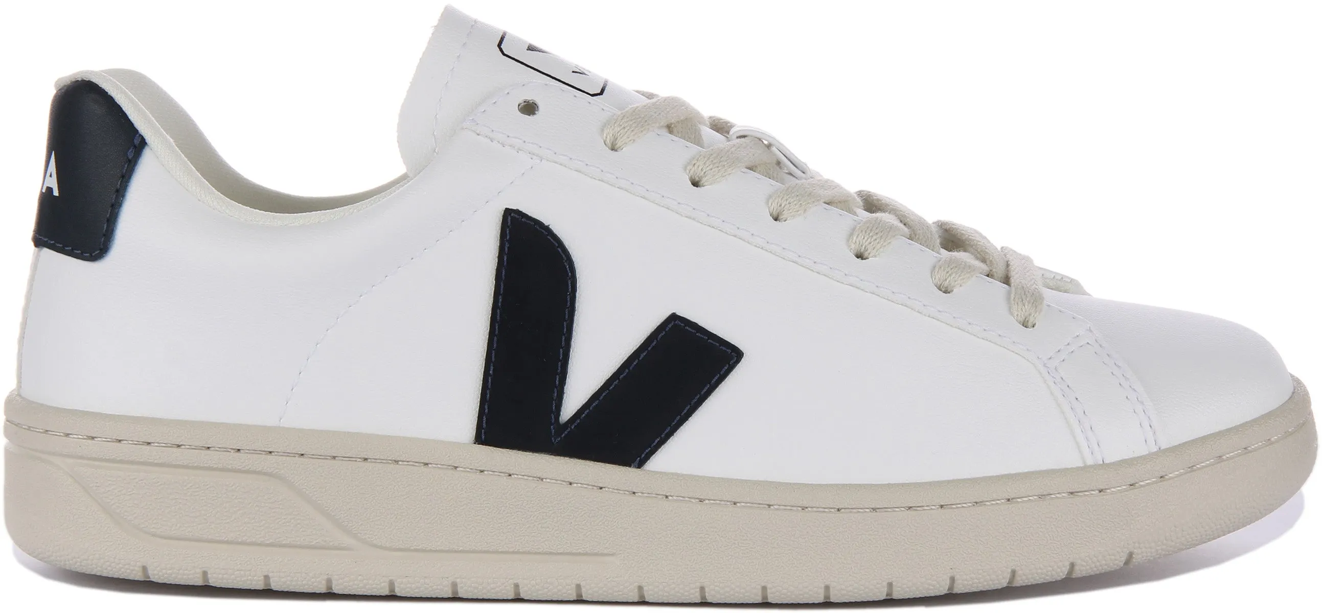 Veja Urca Cwl In White Navy For Women