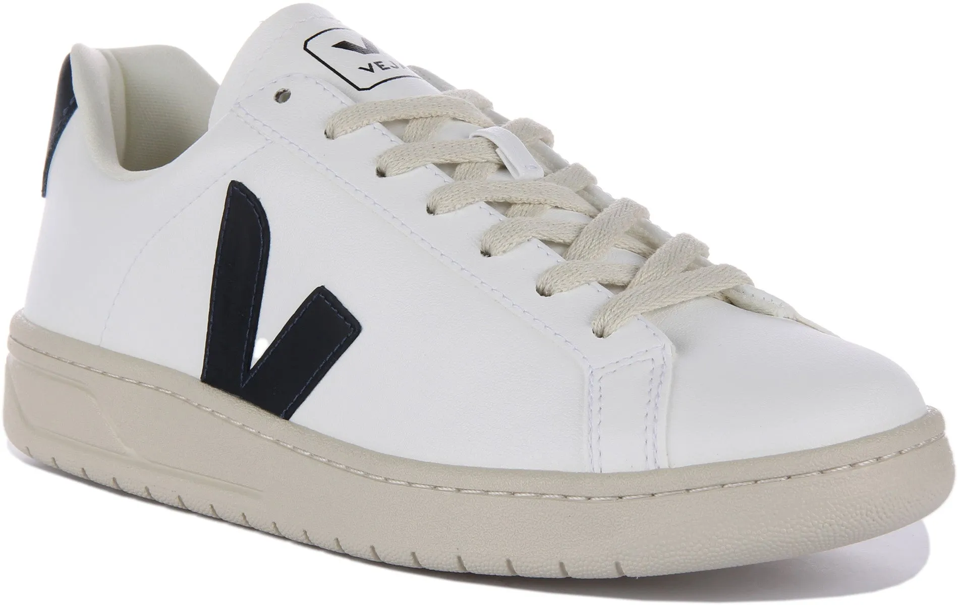 Veja Urca Cwl In White Navy For Women