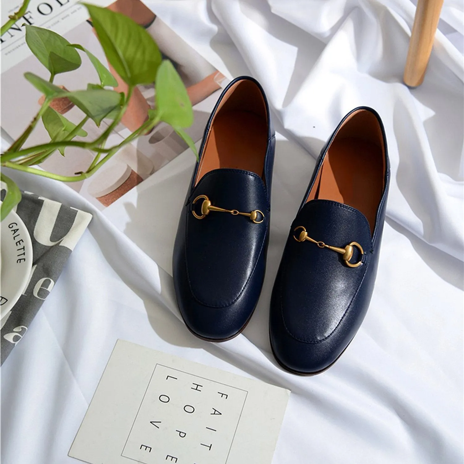 Women Classic Metal Buckle Leather Loafers Flat Shoes