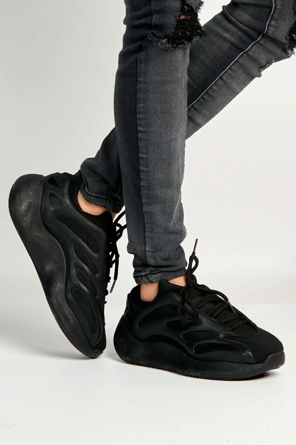 Yaz Lace Up Trainers in Black