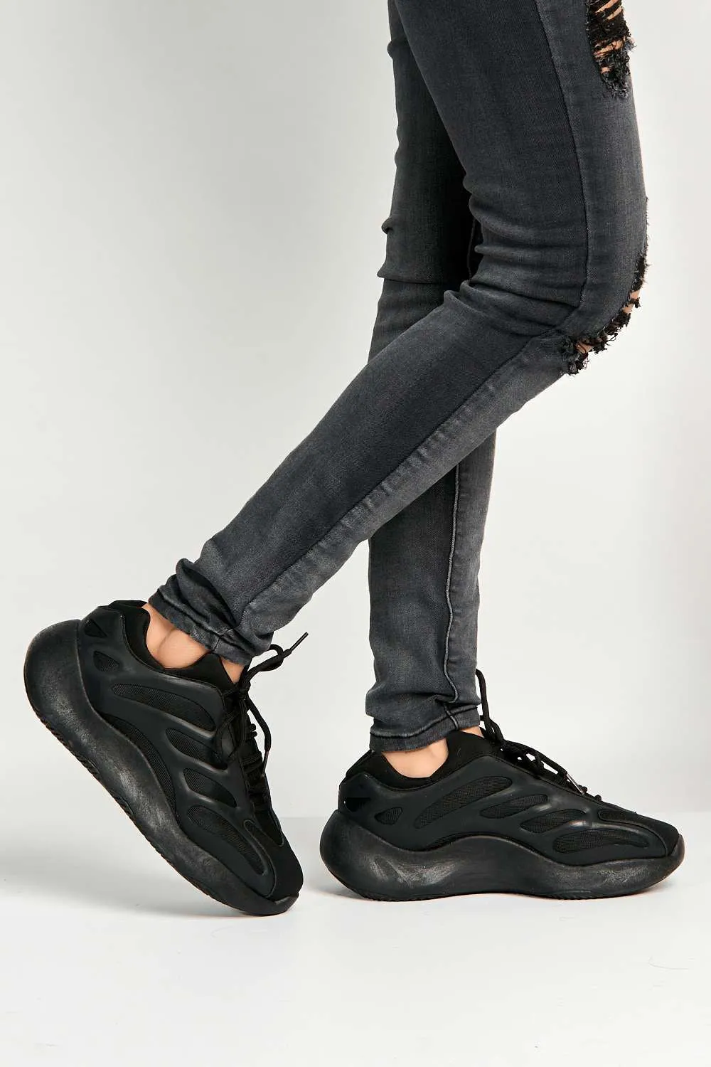 Yaz Lace Up Trainers in Black